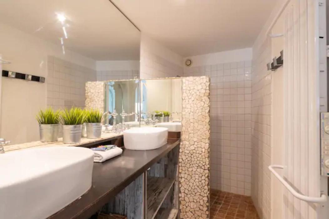 Magnifique Appartement De Charme Avec Vue Sur Le Palais Des Papes A Avignon Wifi Gratuit Екстериор снимка