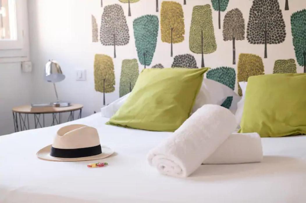 Magnifique Appartement De Charme Avec Vue Sur Le Palais Des Papes A Avignon Wifi Gratuit Екстериор снимка