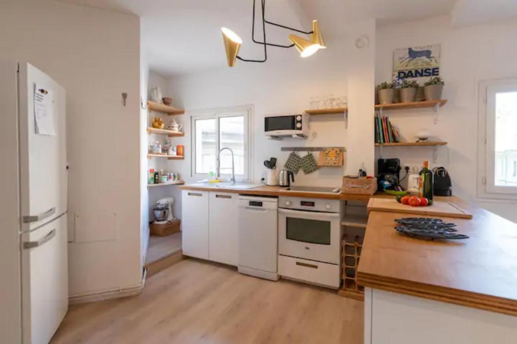 Magnifique Appartement De Charme Avec Vue Sur Le Palais Des Papes A Avignon Wifi Gratuit Екстериор снимка